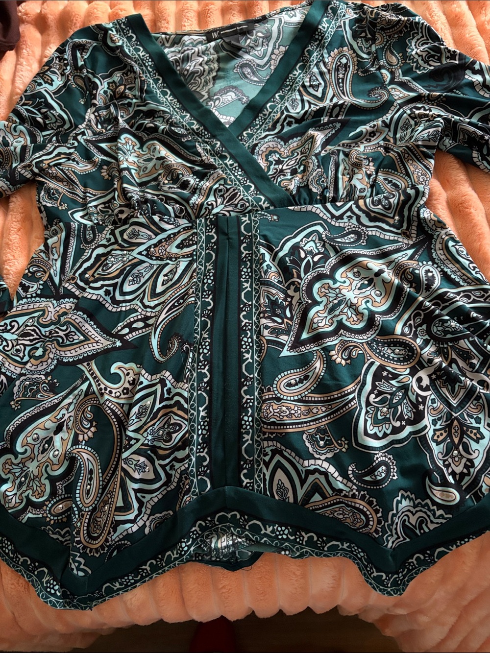 Inc International top size large
